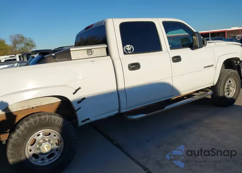 2005 Chevrolet Silverado 2500Hd Lt from USA, damaged, VIN 1GCHC23U75F883040